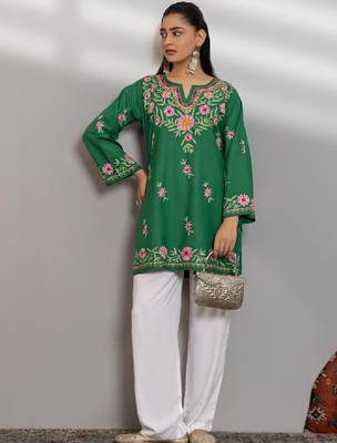 Women green floral embroidered thread work jacquard cotton kurta 1