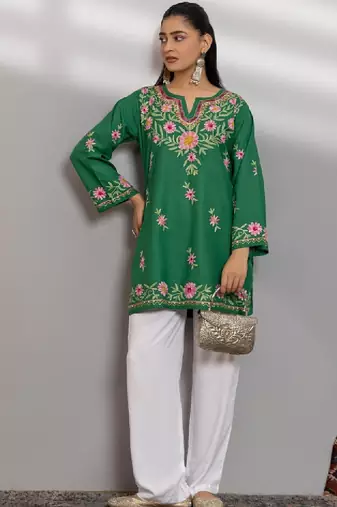 Women green floral embroidered thread work jacquard cotton kurta