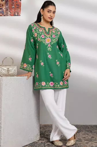 Women green floral embroidered thread work jacquard cotton kurta