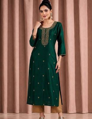 Women embroidered thread work kurta 1