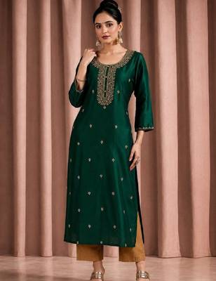Women embroidered thread work kurta 4