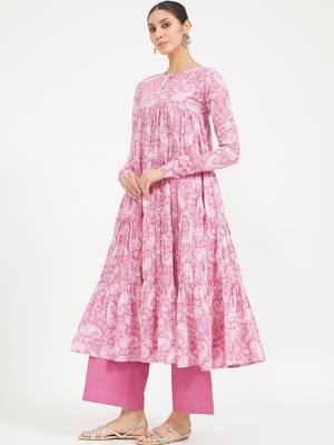 Women paisley printed keyhole neck indie prints kurta 3