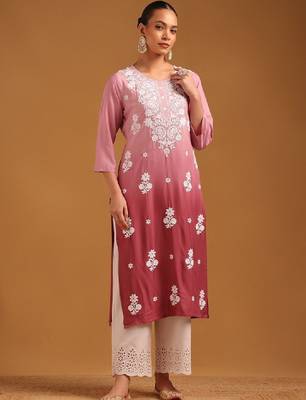 Women embroidered chikankari kurta 1