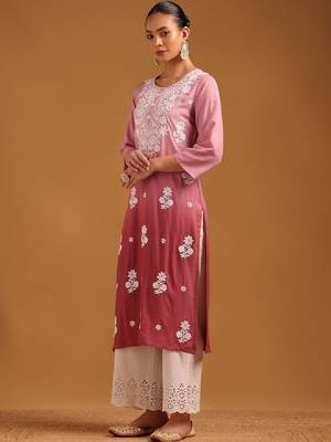 Women embroidered chikankari kurta 3