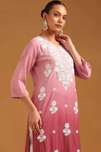 Women embroidered chikankari kurta