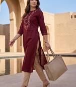 Women ethnic motifs embroidered thread work kurta