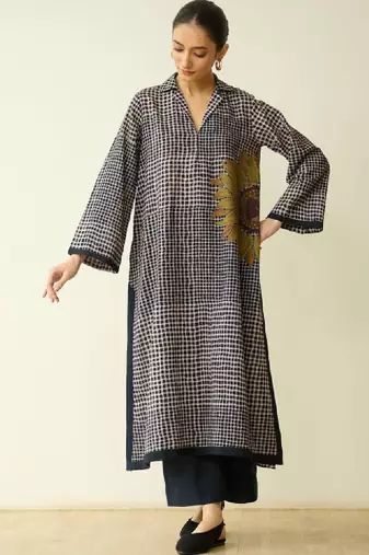 Women charcoal checked thread work cotton kurta