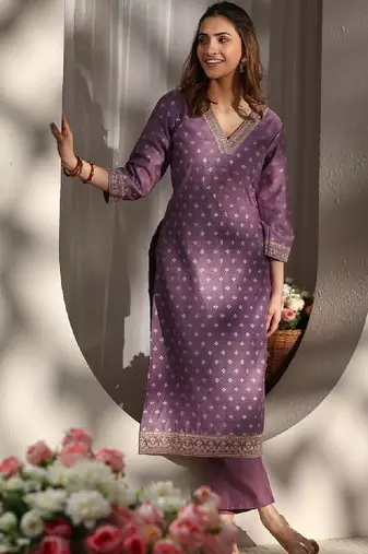 Women ethnic motifs printed chanderi silk kurta