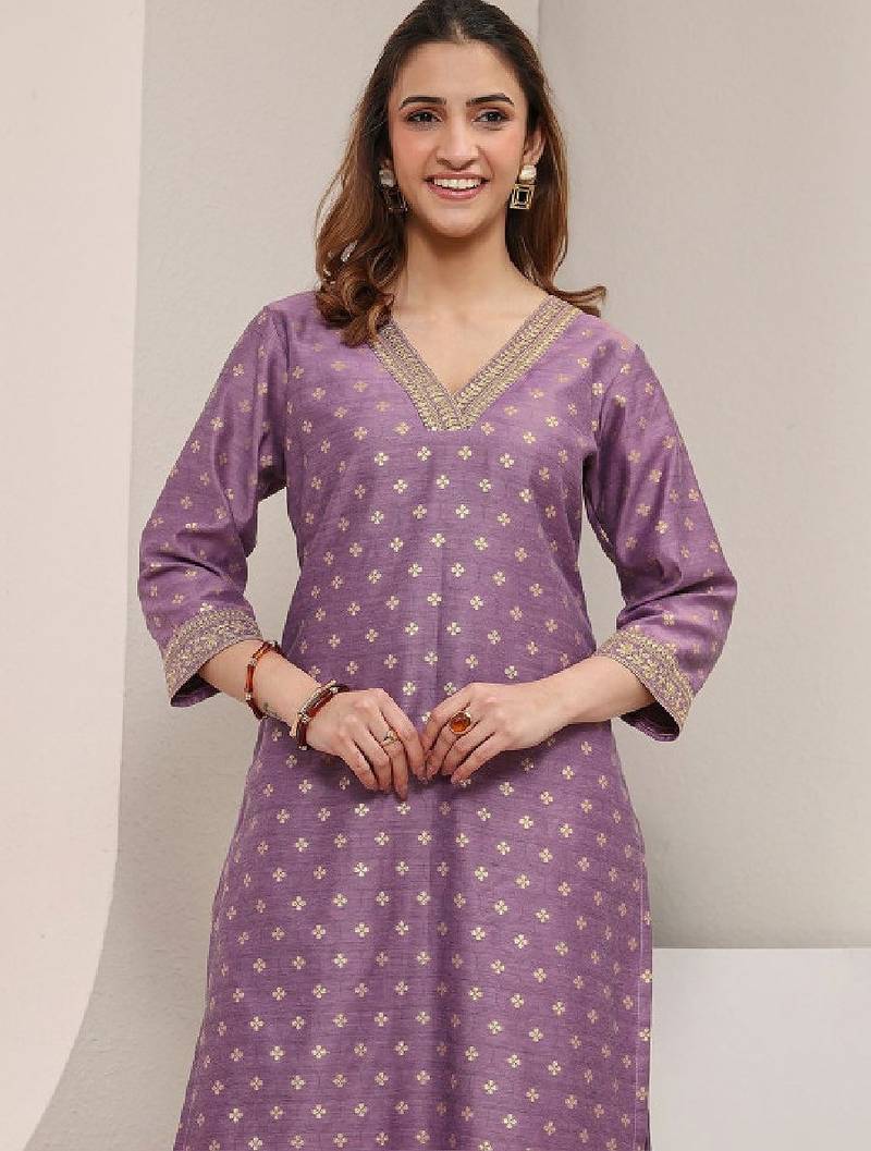 Women ethnic motifs printed chanderi silk kurta