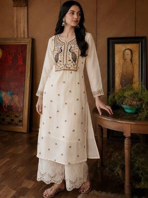 Women embroidered thread work kurta 1