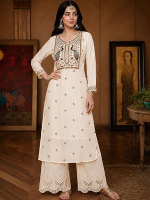 Women embroidered thread work kurta 3