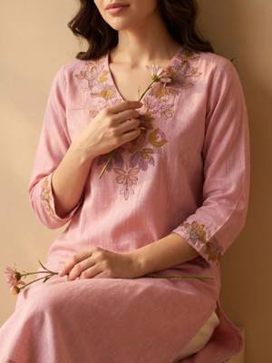 Women floral embroidered thread work floral kurta 3