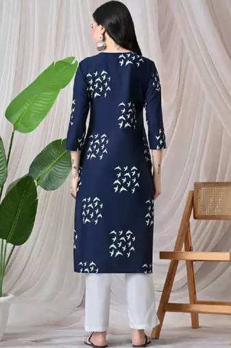 Women embroidered thread work kurta