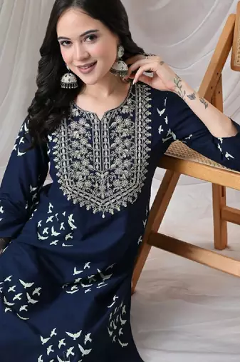 Women embroidered thread work kurta