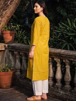 Women embroidered thread work kurta 3