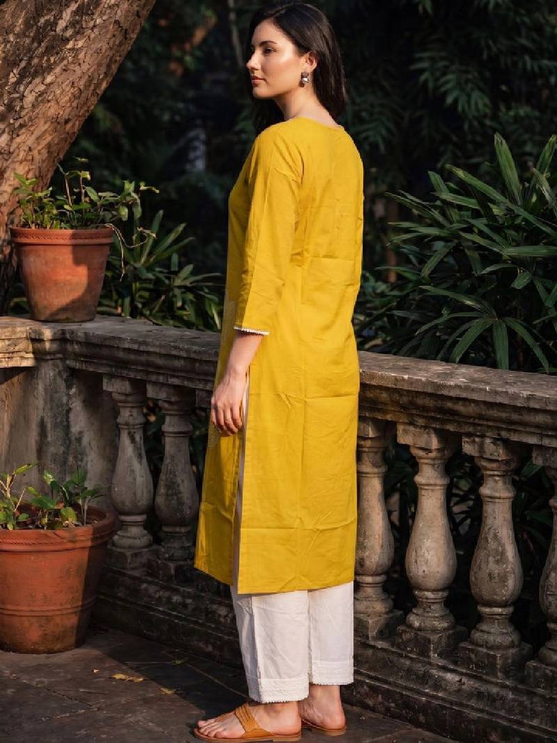 Women embroidered thread work kurta