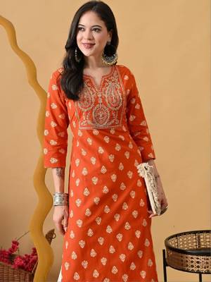 Women embroidered thread work kurta 1