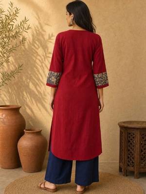 Women ethnic motifs kurta 4