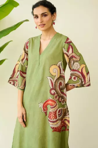 Women ethnic motifs printed indie prints kurta