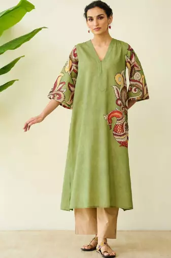 Women ethnic motifs printed indie prints kurta