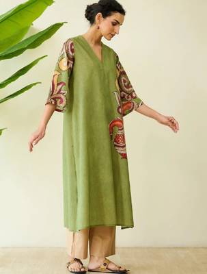 Women ethnic motifs printed indie prints kurta 4
