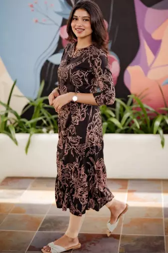 Women floral printed floral kurta