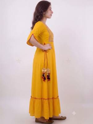 Women ethnic motifs embroidered thread work anarkali kurta 2
