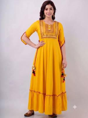 Women ethnic motifs embroidered thread work anarkali kurta 4