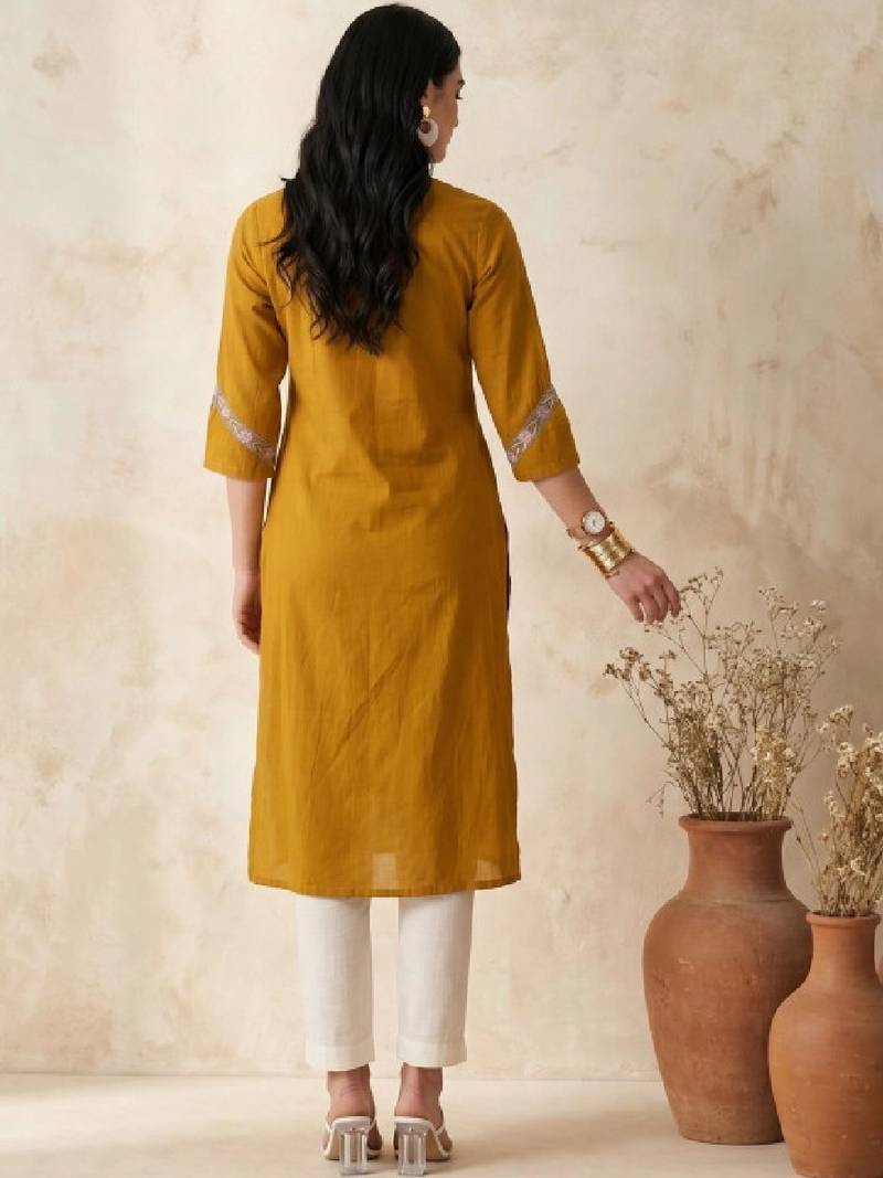Women floral embroidered thread work kurta