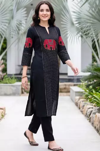 Women ethnic motifs printed thread work kurta
