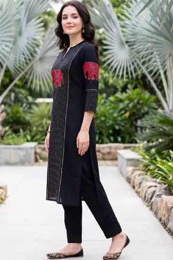 Women ethnic motifs printed thread work kurta