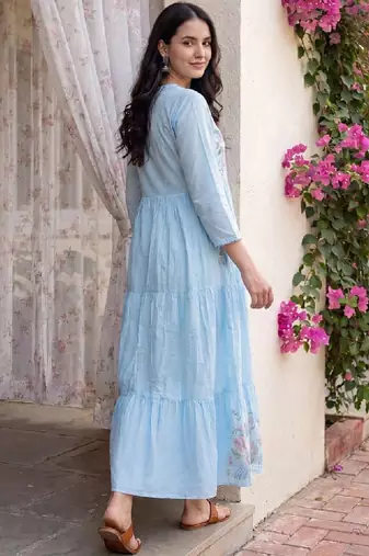 Women floral embroidered thread work floral anarkali kurta