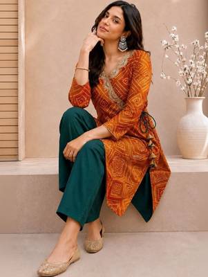 Women bandhani printed thread work kurta 1