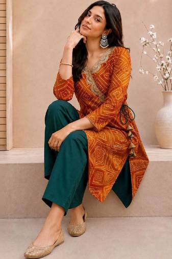 Women bandhani printed thread work kurta
