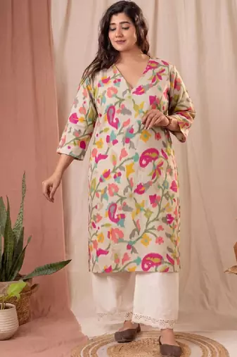 Women floral printed floral kurta