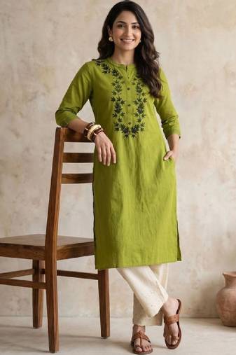 Women ethnic motifs embroidered thread work kurta