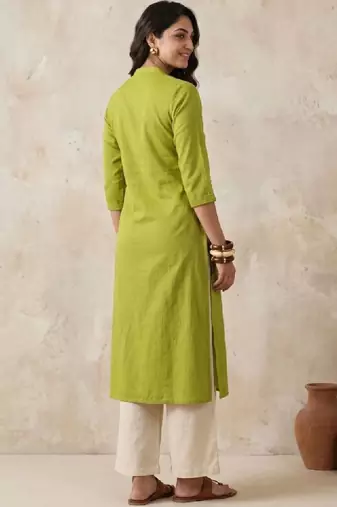 Women ethnic motifs embroidered thread work kurta