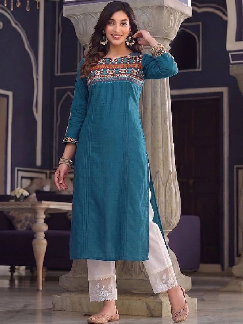 Women embroidered thread work dobby kurta