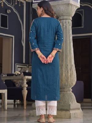 Women embroidered thread work dobby kurta 2