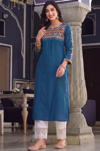 Women embroidered thread work dobby kurta