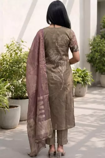 Women floral printed keyhole neck floral chanderi silk kurta