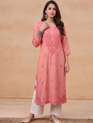 Women embroidered chikankari kurta 1