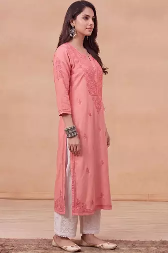 Women embroidered chikankari kurta