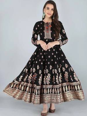Women ethnic motifs printed anarkali kurta 1