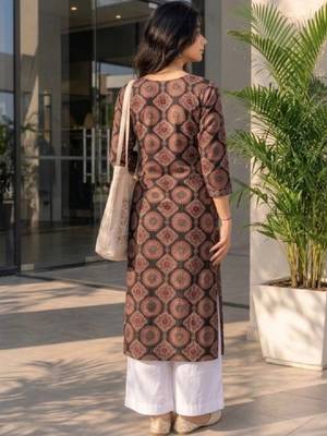 Women ethnic motifs printed indie prints kurta 3