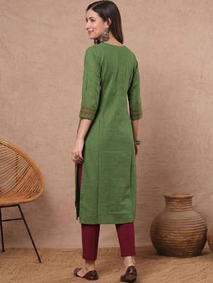 Women embroidered thread work kurta 2