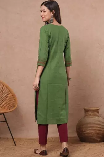 Women embroidered thread work kurta