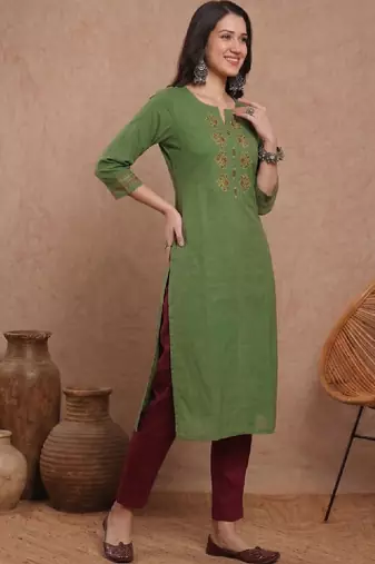 Women embroidered thread work kurta