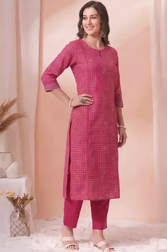 Women checked floral kurta