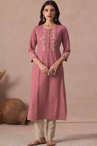 Women straight fit cotton kurta with cordwork floral embroidery on yoke sleeves.